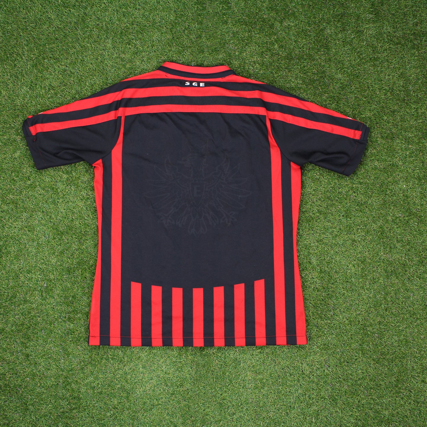 Eintracht Frankfurt 2012/13 Heim Trikot