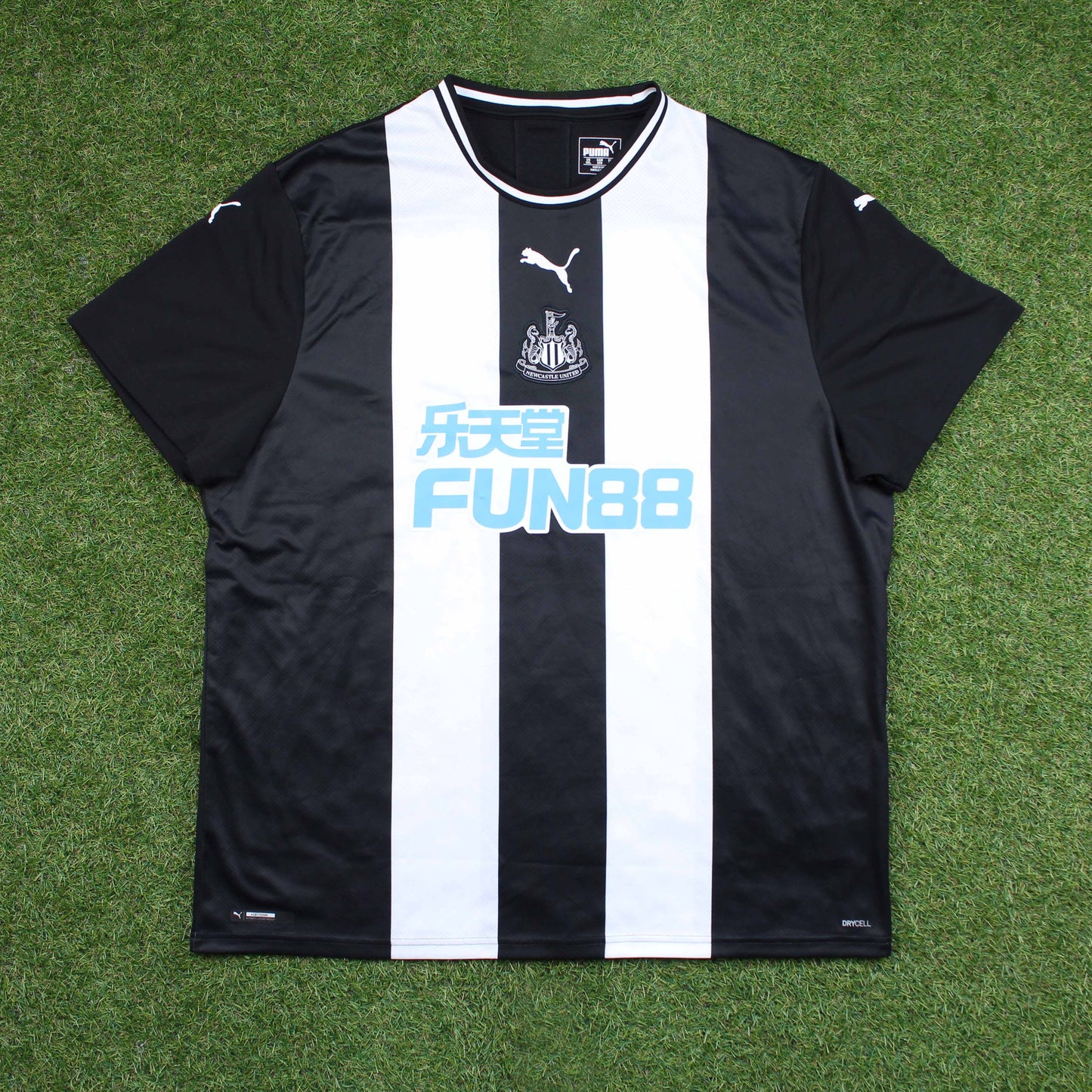 Newcastle United 2019/20 Heim Trikot