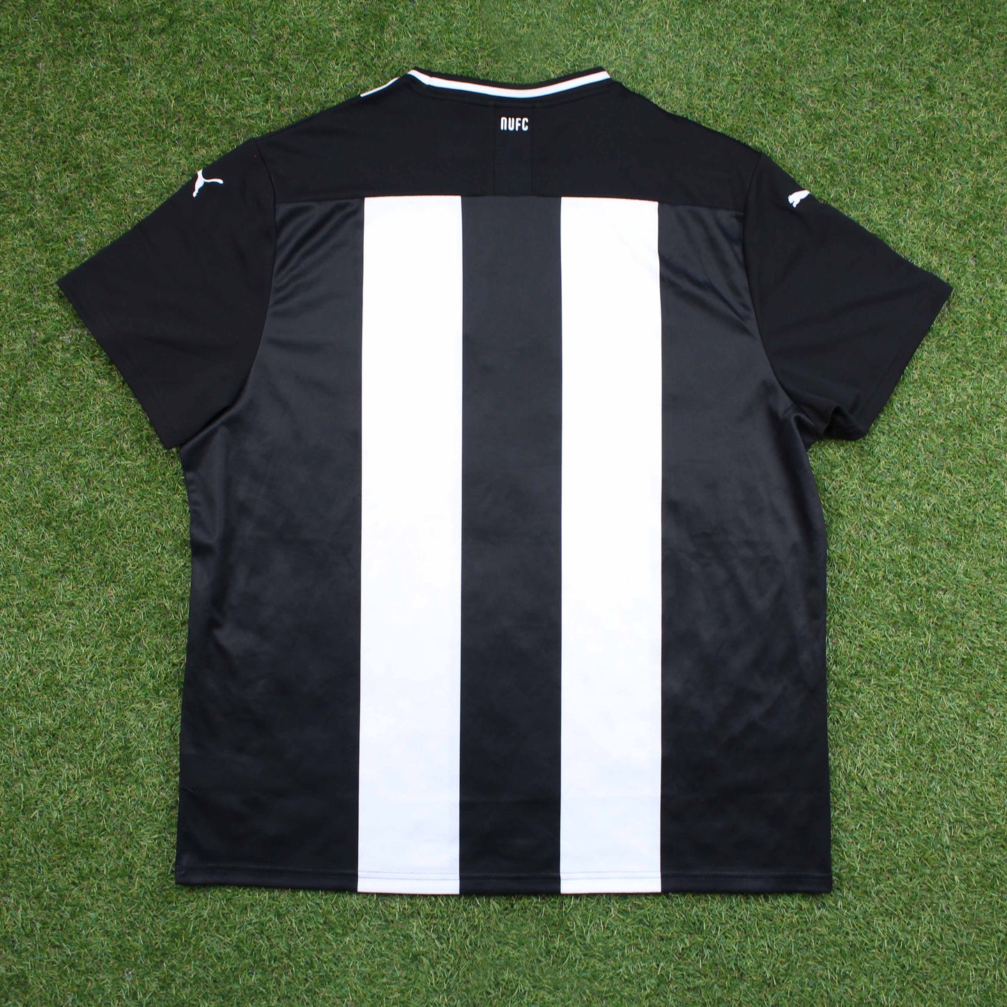 Newcastle United 2019/20 Heim Trikot