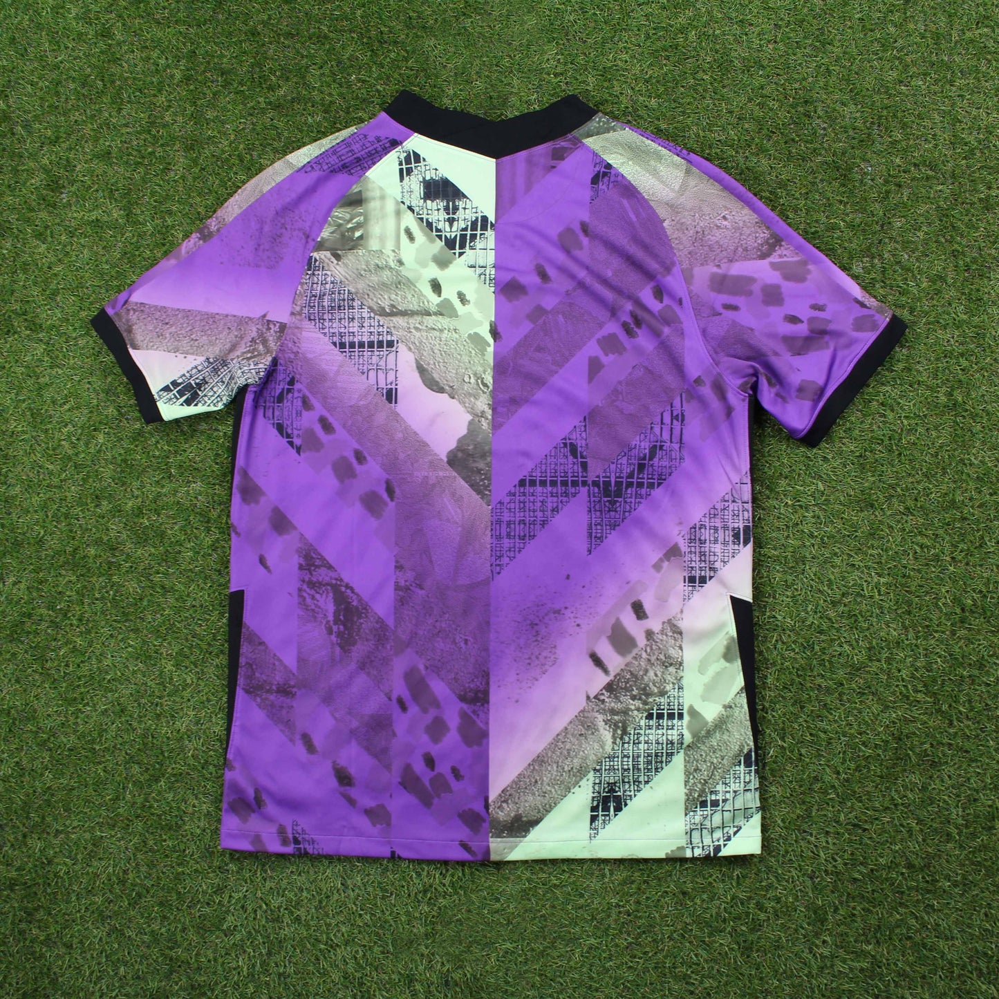 Tottenham Hotspur 2021/22 Drittes Trikot