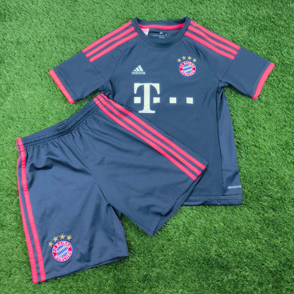FC Bayern München 2015/16 Götze #19 Heim Trikot (+ Hose)